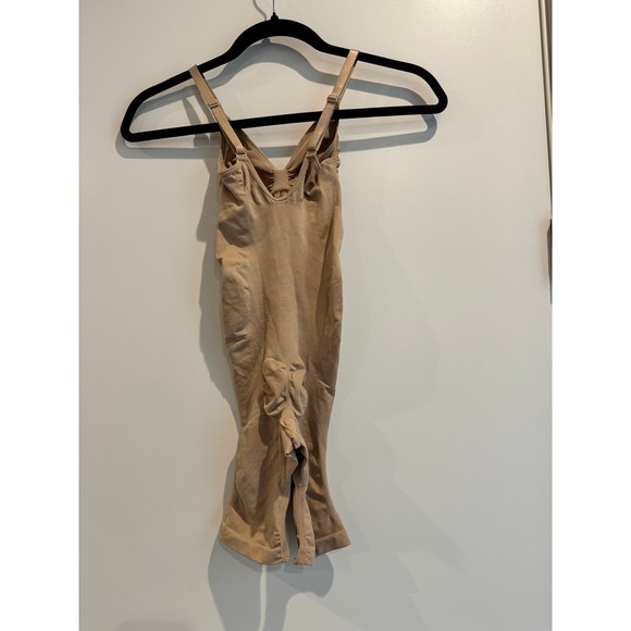 #84 Seamless Sculpt Mid Thigh Bodysuit - Picture 5 of 6